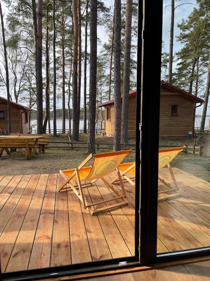 Schadzka W Dwunastce Z Widokiem Na Jezioro Borsk Bagian luar foto