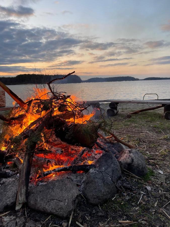 Schadzka W Dwunastce Z Widokiem Na Jezioro Borsk Bagian luar foto